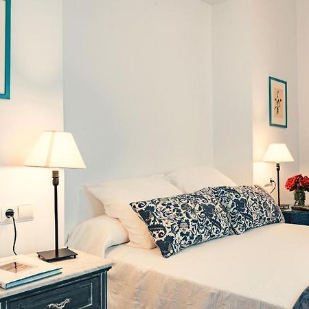 Apartamentos San Pedro เซบีญา ภายนอก รูปภาพ