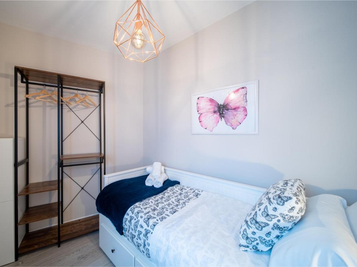 Apartamentos San Pedro เซบีญา ภายนอก รูปภาพ