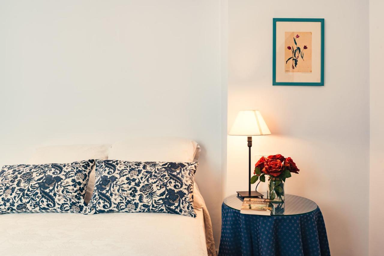 Apartamentos San Pedro เซบีญา ภายนอก รูปภาพ