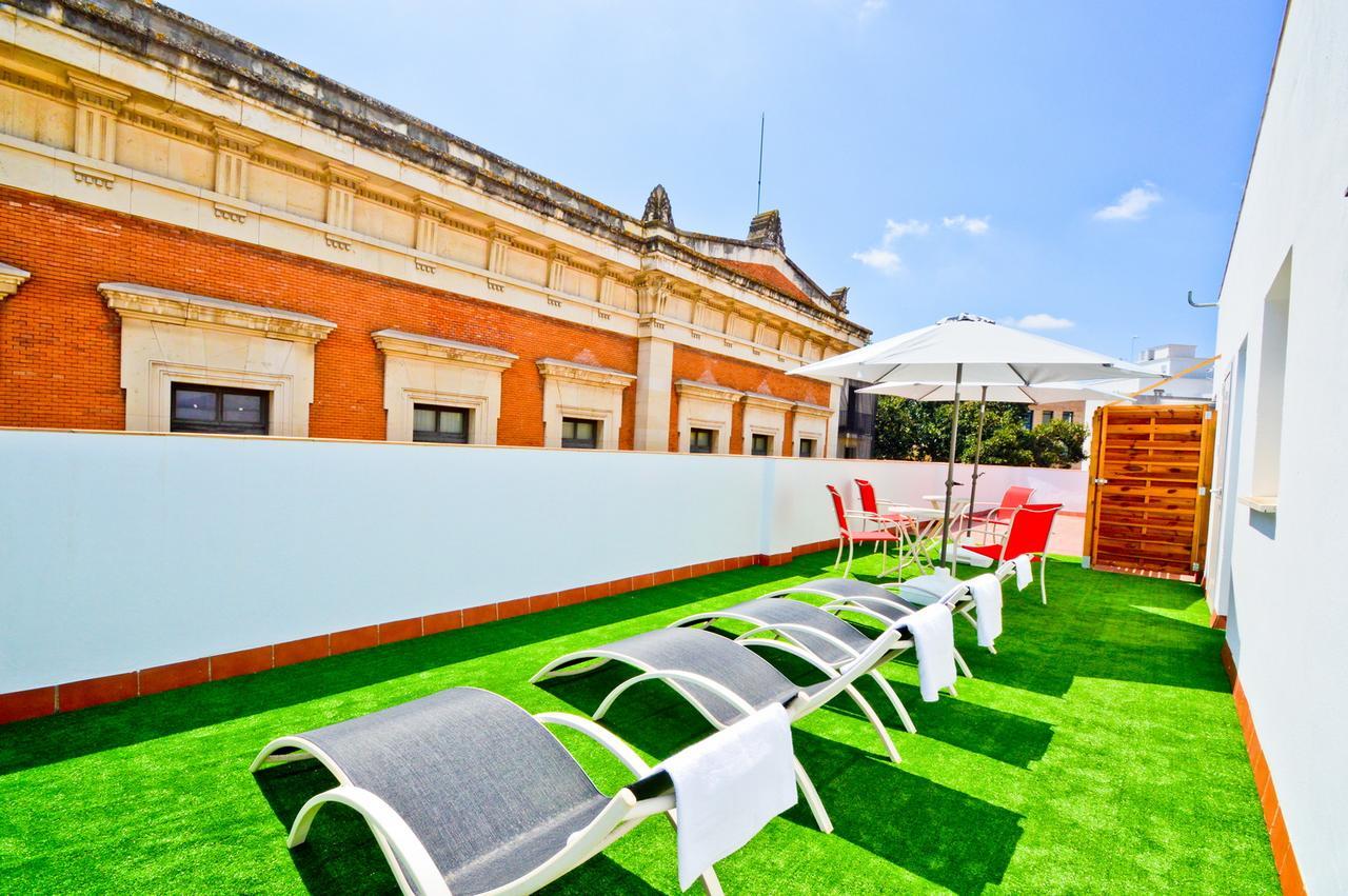 Apartamentos San Pedro เซบีญา ภายนอก รูปภาพ