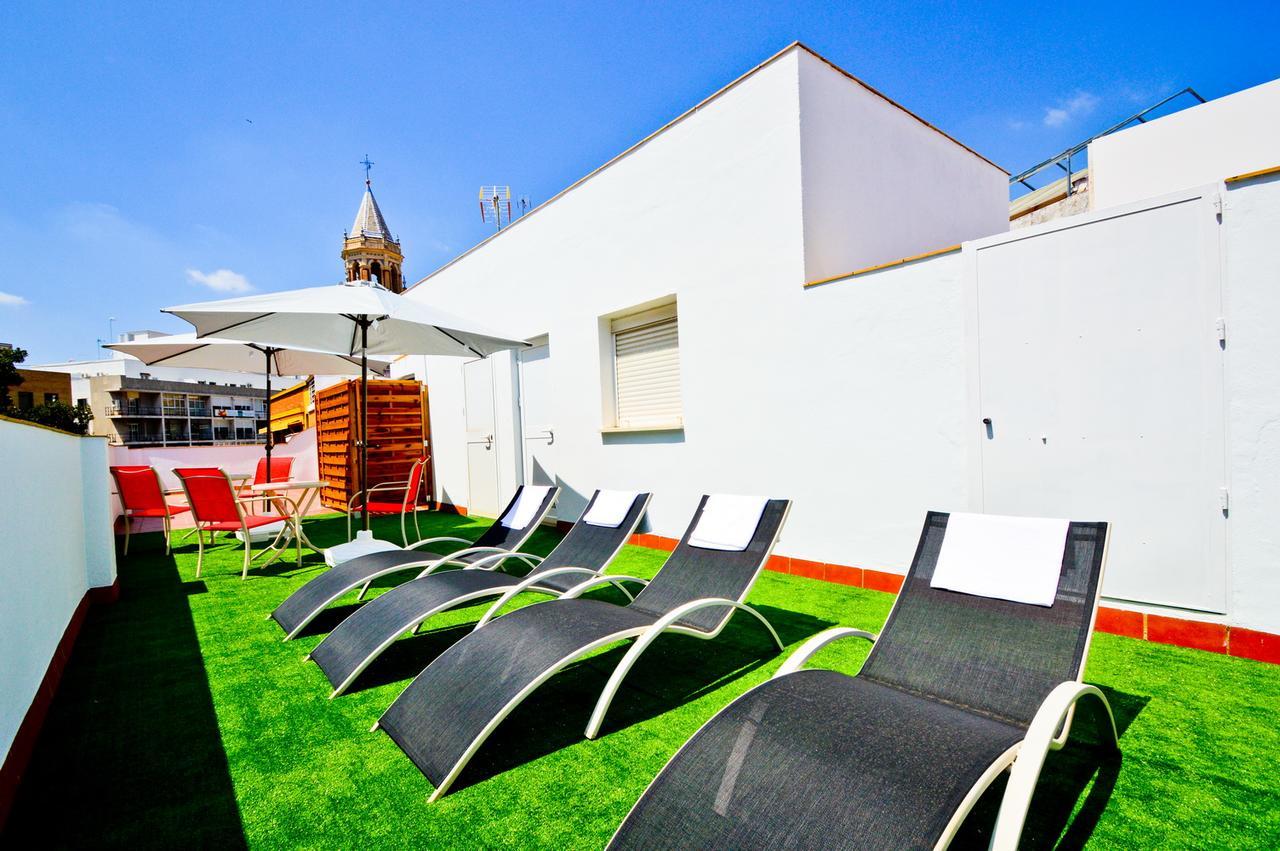 Apartamentos San Pedro เซบีญา ภายนอก รูปภาพ